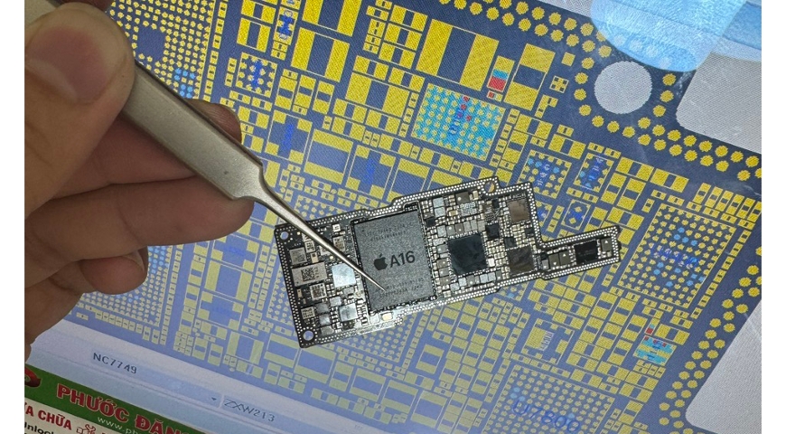 Iphone 14Pro liệt cảm ứng trên mainboard