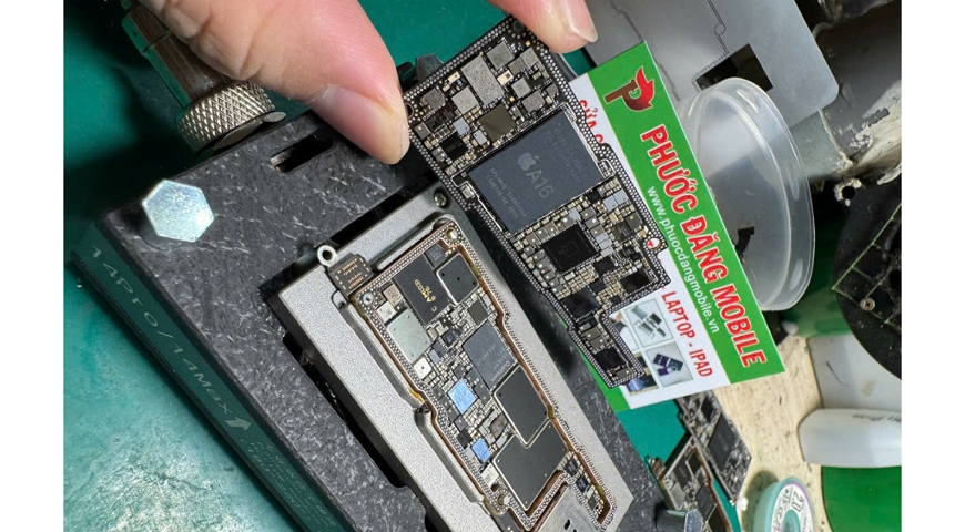 Iphone 14Promax không nhận sạc lỗi trên main